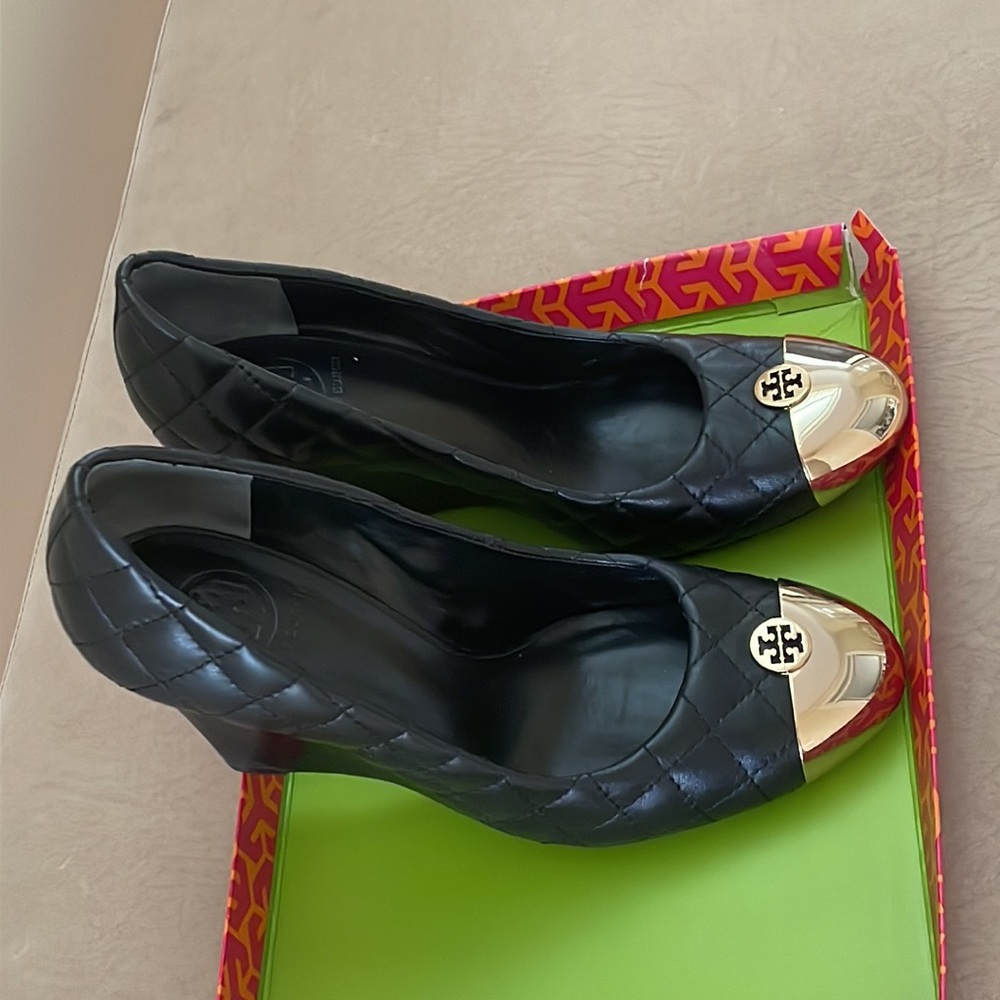 Tory Burch Quilted Wedge Heels Black Gold